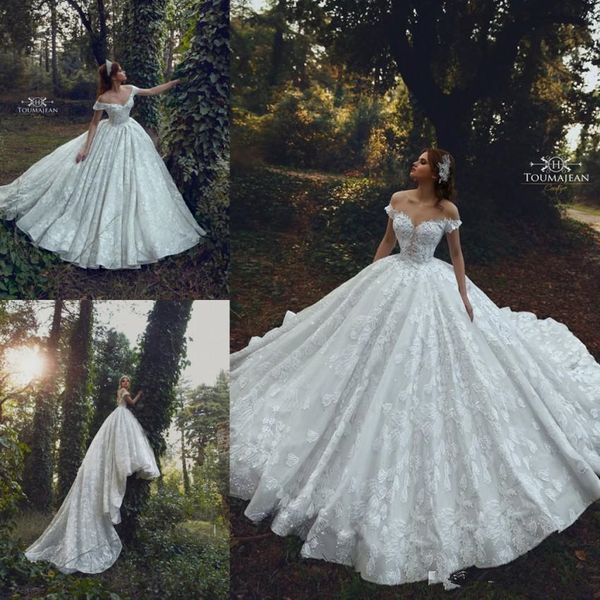 

2019 vintage princess wedding dresses off shoulder lace beads backless court train bridal gowns plus size saudi arabic robe de mariÃ©e, White