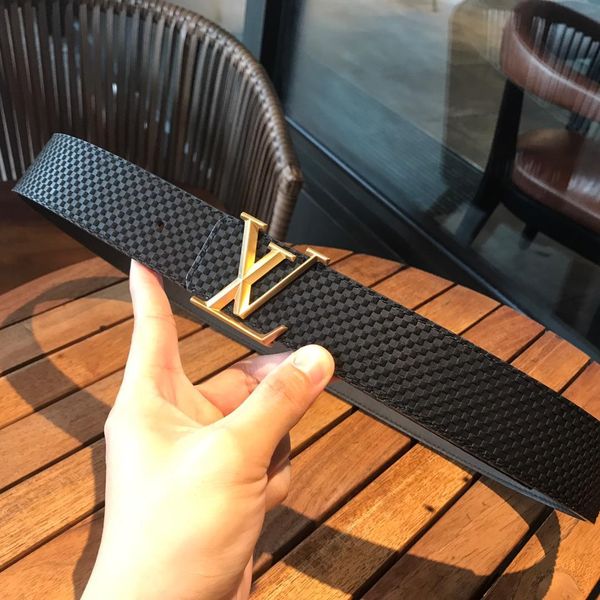 

2020 новый роскошный дизайнер ремней для мужчин и женщин конструктора пояса роскошных подлинных кожаного ремня золото серебро черной пряжки, Black;brown