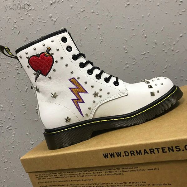 

increased martin boots women's short boots rivet skull handsome street boots 2020 new autumn retro high-end classical women's shoe, Black