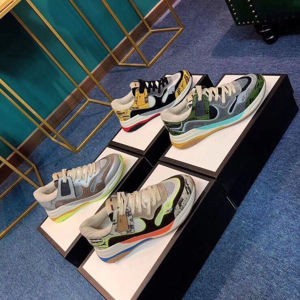 

Sapatos ocasionais dh_shoes_hot