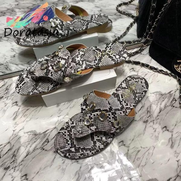 

doratasia нового дизайн смешанного цвета вьетнамка мода rhinestone украшение тапочки женщина 2020 лето плоских туфель женщина, Black