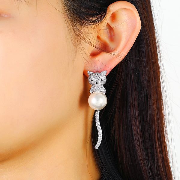 

silver needle korean version of the diamond asymmetric fringed long stud earrings earrings animal personality girls earrings wholesale, Golden