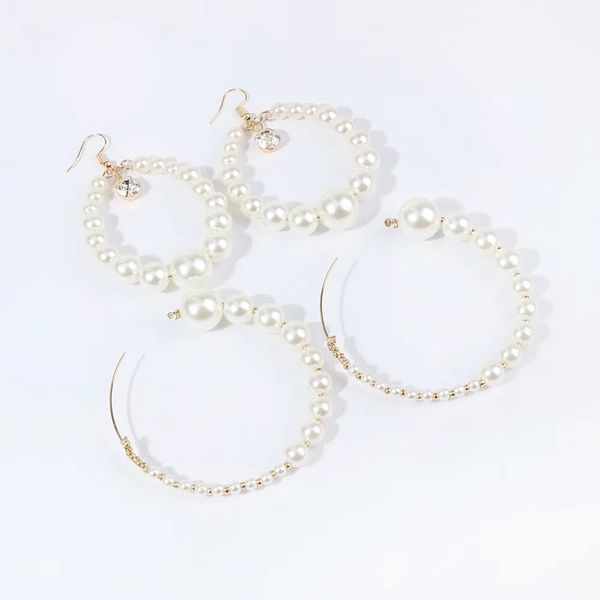 Großhandels-Ohrringe Frauen Perlen runde Charme Huggie Ohrring Mädchen Diamant Anhänger einfachen Kreis Designer Schmuck kostenloser Versand