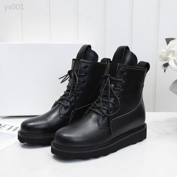 

2019 autumn and winter new white martin boots female british style classical wild thick bottom round head lace-up motorcycle boots, Black