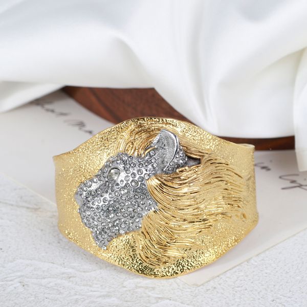 

new personality atmospheric metal texture hit three-dimensional lion king mosaic delicate open bangle woman, Black