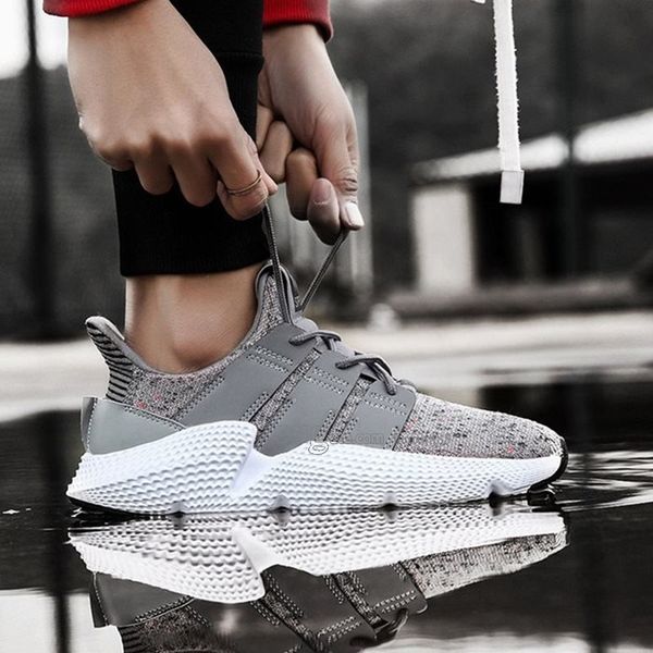 

высокое качество дешевые мода мужская обувь mesh дышащие кроссовки walking мужчины обувь new комфортная легкие кроссовки ae-200303131