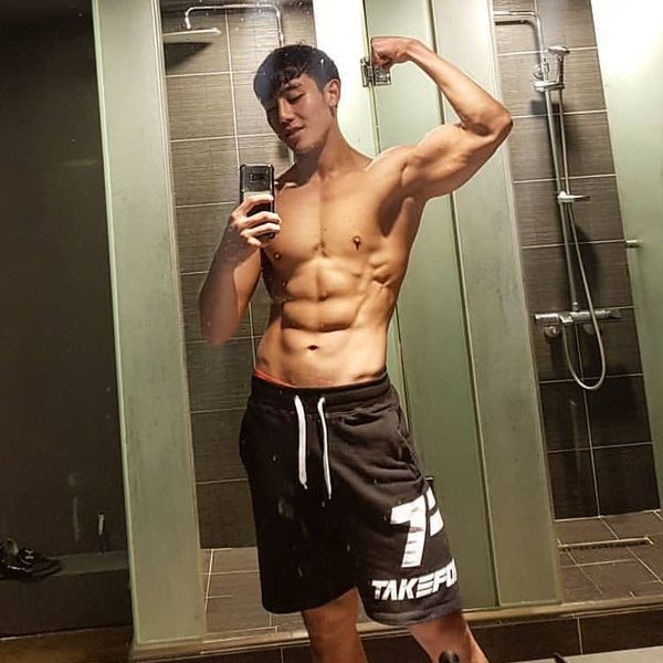 

summer men new tid fashion sports stretch shorts gyms fitness training running loose shorts men casual street, White;black