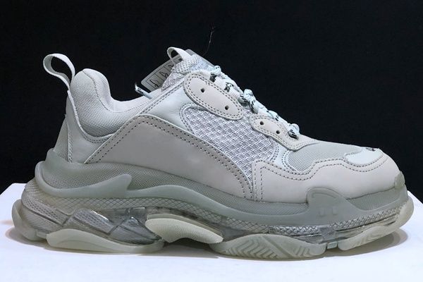 

2020 fashion sole bottom paris 17fw triple s mens designer sneakers vintage dad platform women luxury casual shoes sports trainers t01, Black