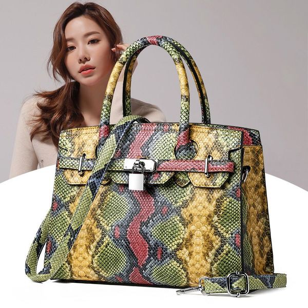 

2019 new snakeskin pattern women's bag platinum bag europe and the united states package fashion leather handbags hand ladies bags