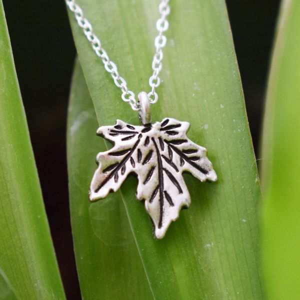 

sanlan 1pcs leaf necklace gift for nature lover, women's jewelry, gift for her, Silver