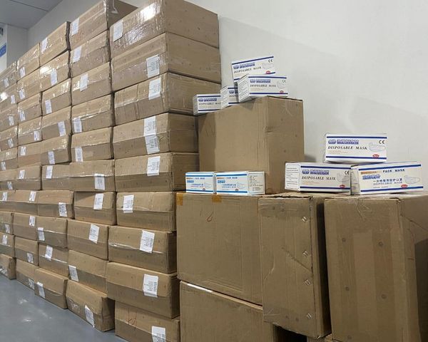 

одноразовые маски для лица ежедневно трехслойная защитная маска анти-туман пылезащитный нетканый одноразовый для гражданского использования