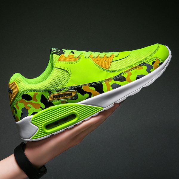 

2019 man's shoes breathable male mesh running shoes classic sneakers new wild casual