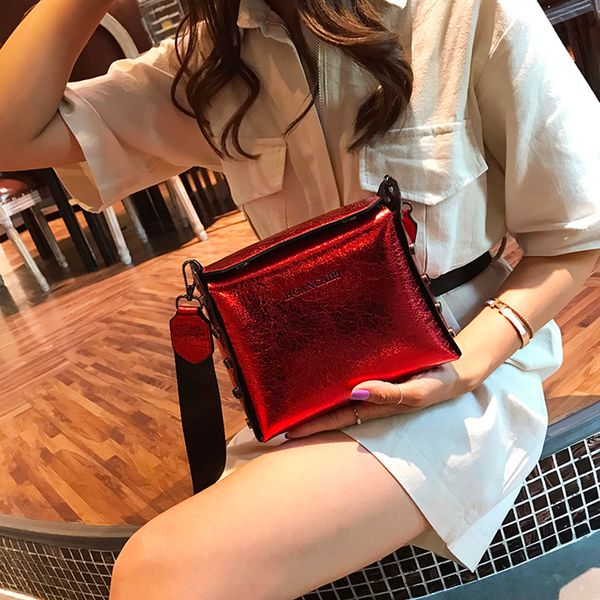 

fashion 2019 casual women one-shoulder portable messenger bag patent leather bright burst crack crossbody beach shopping bag