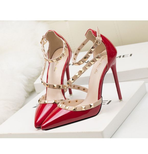 

2020 new european and american simple nightclub bottoming high heels shallow mouth pointed rivets, Black