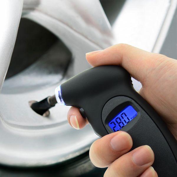 

2018 tire pressure gauge 0-150 psi backlight high-precision digital tire pressure monitoring car