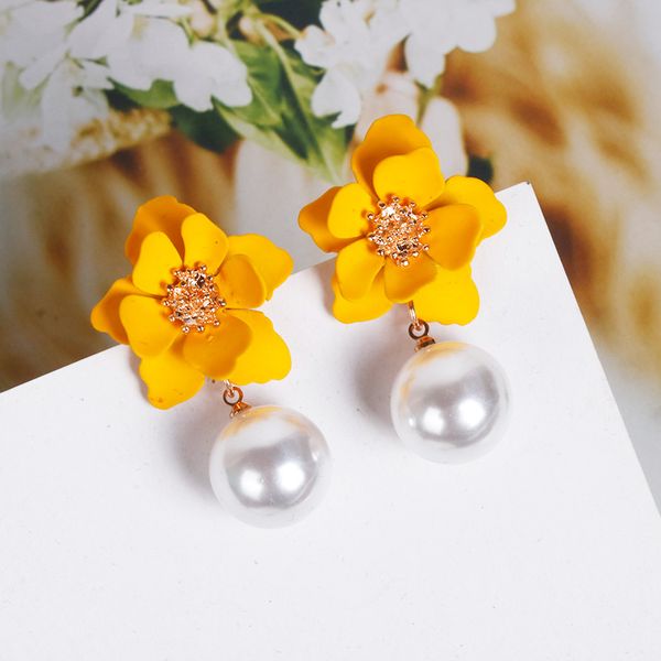 

flower temperament sweet earrings female korean version of simple and fresh wild stereo petal earrings, Golden;silver