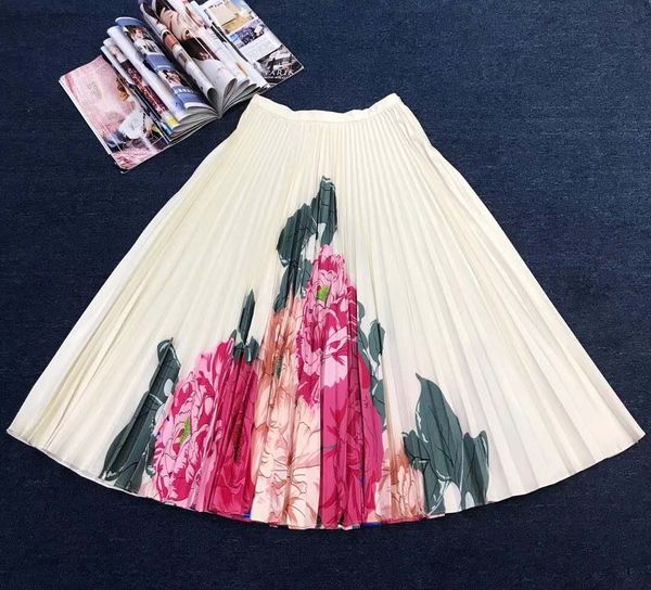 

french-style retro half-length skirt autumn winter 2020 early spring fashion nostalgic wind prints long waist a-line skirt trend