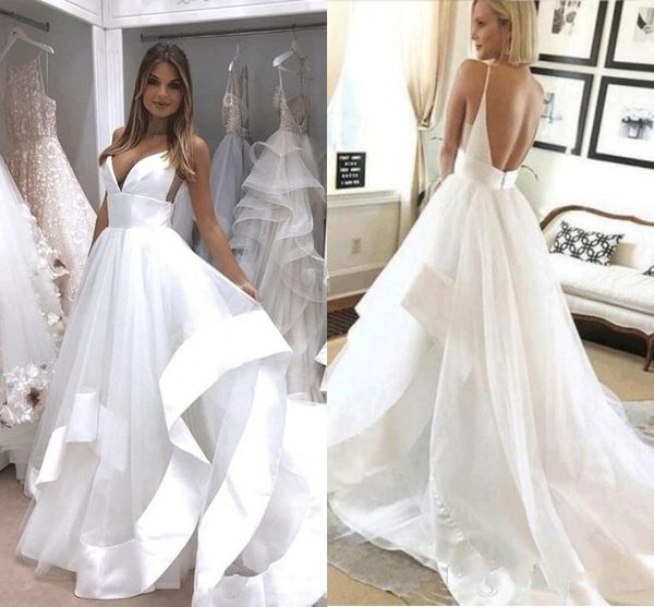 2019 Sexy Backless Profundo Decote Em V Spaghetti Vestido de Noiva Vestidos de Noiva Camadas Exclusivas Plissado Praia Vestidos de Casamento Boho Festa Verão Vestido de Noiva