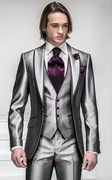 Moda Prata Cinza Noivo Smoking Pico Lapela Padrinhos de Casamento dos homens Vestido Homem Considerável Jaqueta Blazer 3 Peça Terno (Jaqueta + Calça + colete + Gravata) 915