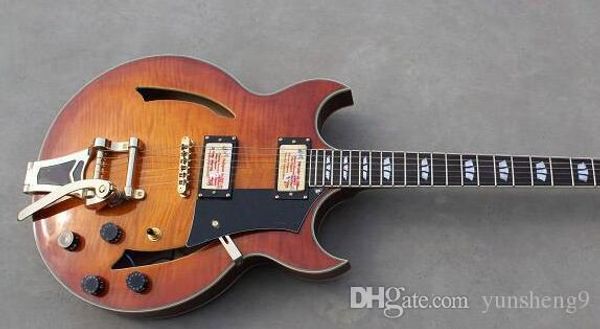 

double cut away color golden hardwareelectric guitar with tremolo