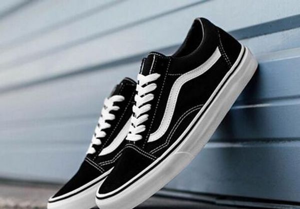 

A1 2019 Classic Black White Old Men Women Casual Flat Shoes Skateboard Shoes Casual Unisex Zapatillas Walking Shoes 35-45
