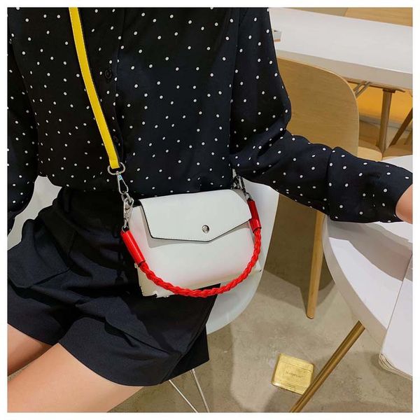 

2019 the new minimalist retro small square package of flower braid hand bills of lading shoulder diagonal female bag package