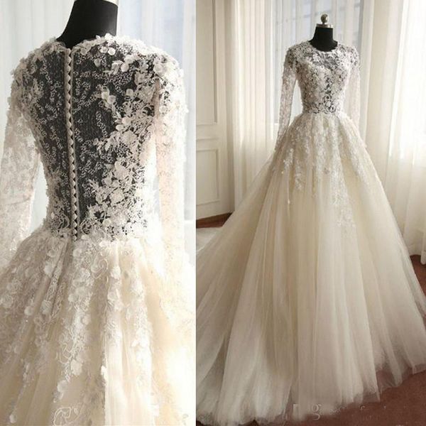 Illusione romantica Abiti da sposa in pizzo Tulle Abiti da sposa vintage Bottoni ricoperti Indietro Abito da sposa moda primavera lungo treno Mariage