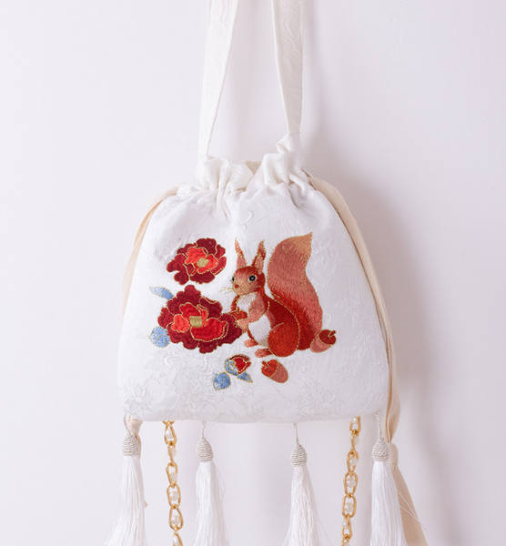 

angelatracy 2019 animal handle embroidery squirrel tassel pearl beige chain totes women messenger crossbody bags drawstring bag