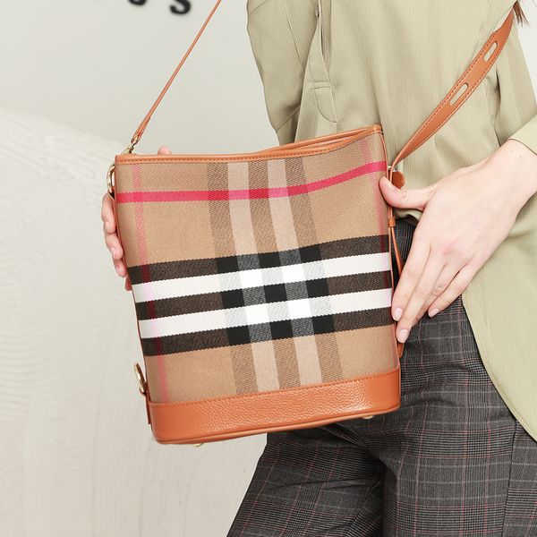 

2020 new designer luxury handbags foreign trade female leather bag classic plaid bucket bag large capacity shoulder bag drawstring 9074
