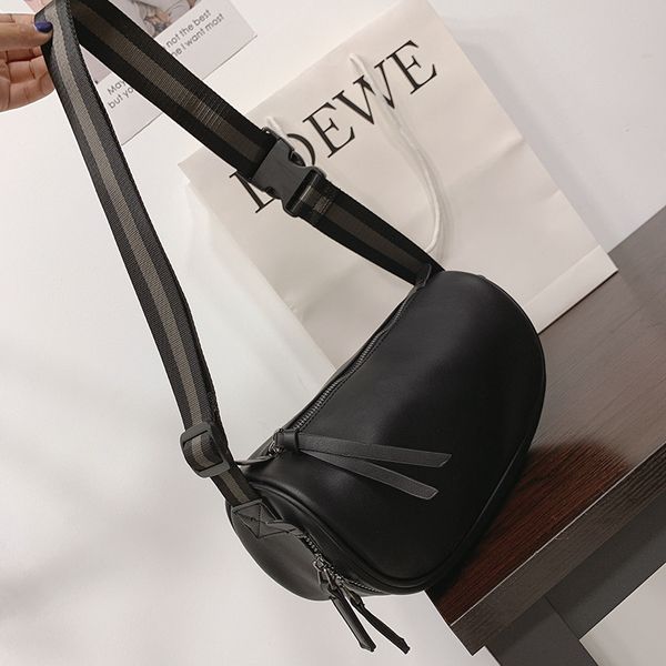 

women crossbody shoulder bag fashion pu leather waist packs female soft leather messenger bag large capacity ladies chest bags
