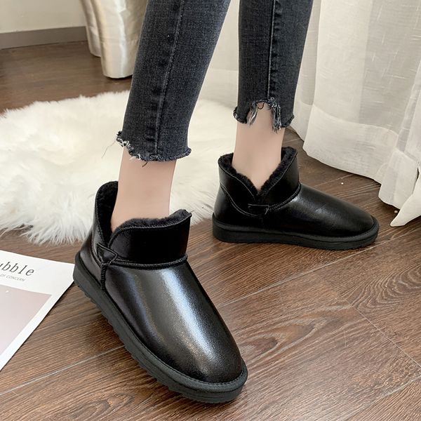 

2019 winter new women patent leather plush lining snow boots comfortable slip-on black silver emu boots