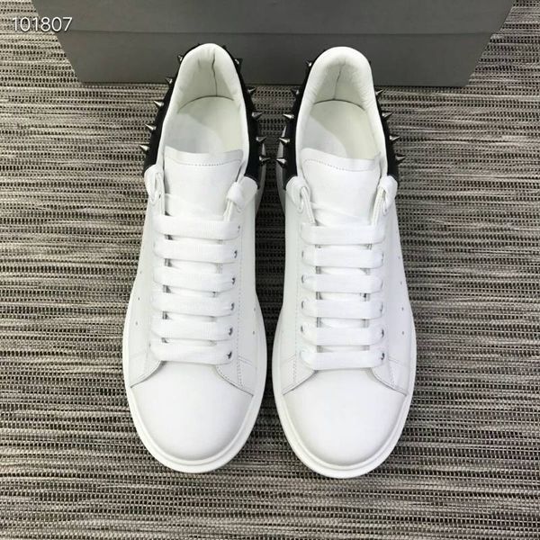 

2019 new arrival fashion men women shoes luxury genuine leather metal rivets shoes size: man 38~44 woman 35~39, Black