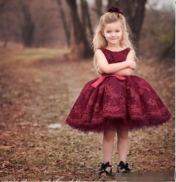 Abiti da ragazza di fiori bordeaux Applique in pizzo Gioiello Festa da principessa Abito da ballo per bambina Spettacolo Prima comunione Abiti da cerimonia Senza maniche corte