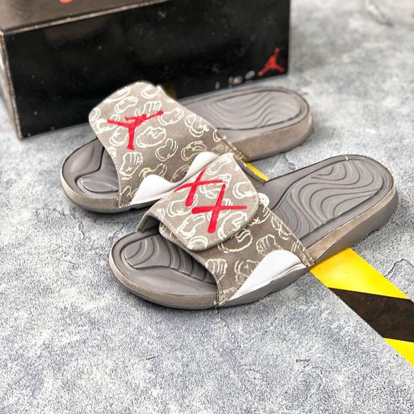

new hydro 4 fashion slippers brand jointly jumpman slippers summer beach slides size 36-45, Black
