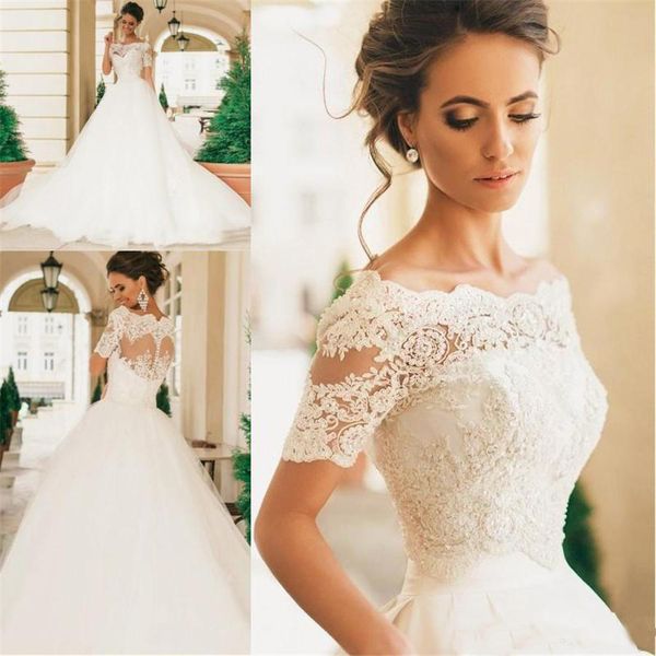 

Sheer Bateau Neck Lace Appliqued Vintage Lace Bridal Gowns Short Sleeves Wedding Dresses Vestido De Novia Robe De Mariage