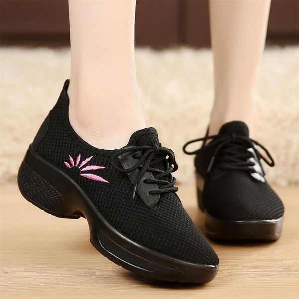 

laidilangtu spring and autumn new ladies casual sneakers shoes with mesh breathable lightweight ladies movement shoes, Black