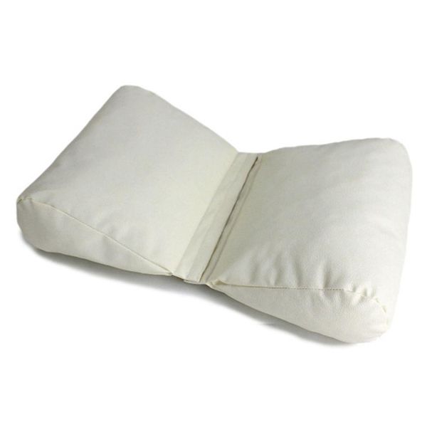 

pgraphic studio baby's p poses asistance butterfly pillow baby's p props