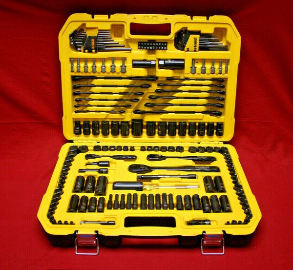 

Dewalt 181 pc black chrome mechanic tool et hard ca e dwmt81522 new other