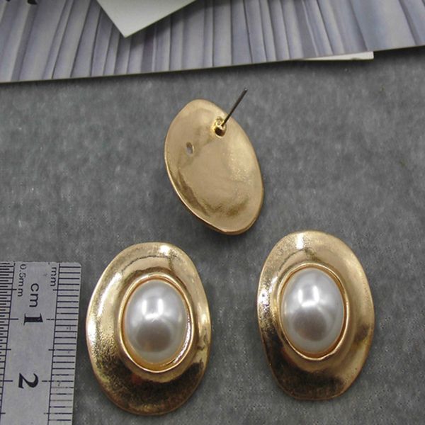 

vintage gold round geometric pearl stud earrings for women retro fashion jewelry bijoux femme, Golden;silver