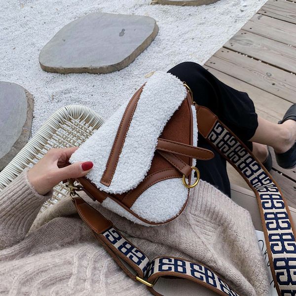 

ladies bag diagonal bag fashion plush shoulder saddle ladies