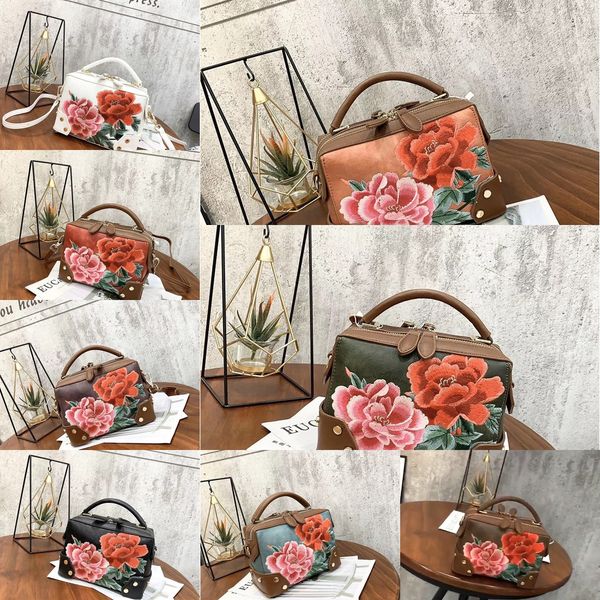 

2020 women's embroidery chinese style shoulder crossbody women's all-match fashion fashion small square small square bag bag, White