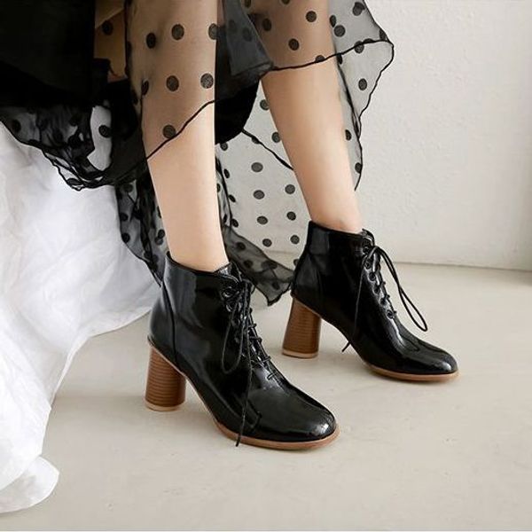 

2019 fashion round toe ankle boots for women lace up black color female boots warm fur plush insole classic style womens shoes