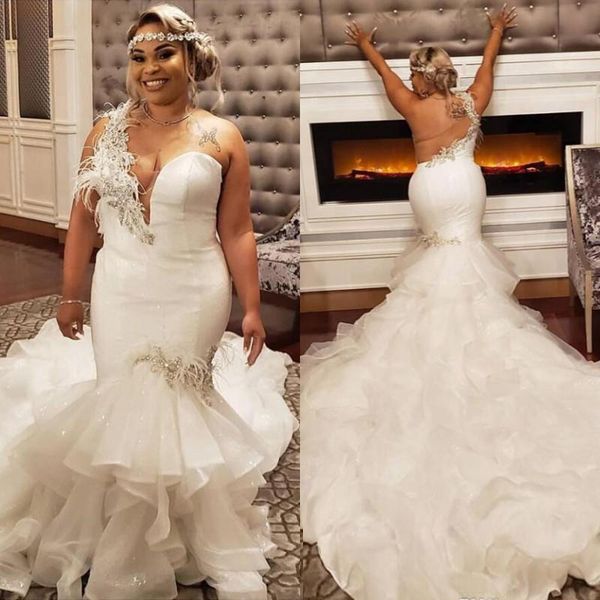 

plus size mermaid wedding dresses 2020 gorgeous one-shoulder sweetheart robes de mariée feather ruffles trumpet wedding gown, White