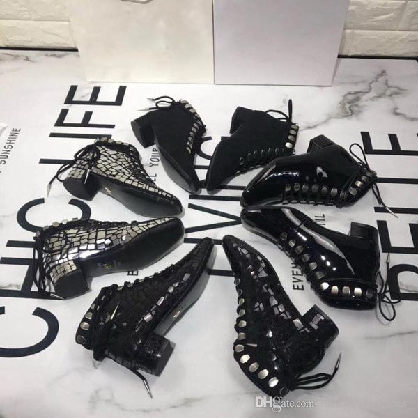 

2019 new luxury short tube martin boots metal logo women low high-end casual shoes flat fashion street style designer sneakers 34-40, Black