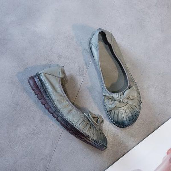 

2019 loose soft bottom comfortable women flat shoes fashion large size bow genuine leather shoes mother women flats lll
