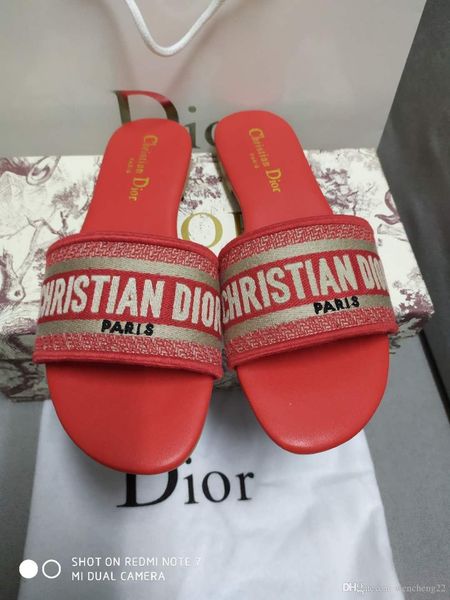 

2020women's sandals and slippers designed by the new style designer are simple and fashionable. designers design a variety of colors to, Black