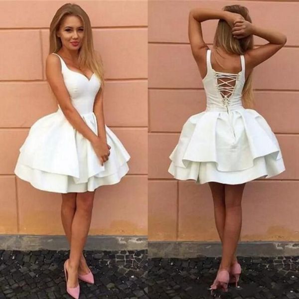 Simple White Curto Prom Dresses Satin Ruffles Off ombro joelho curto regresso a casa vestido de festa Custom Made vestes de soirée