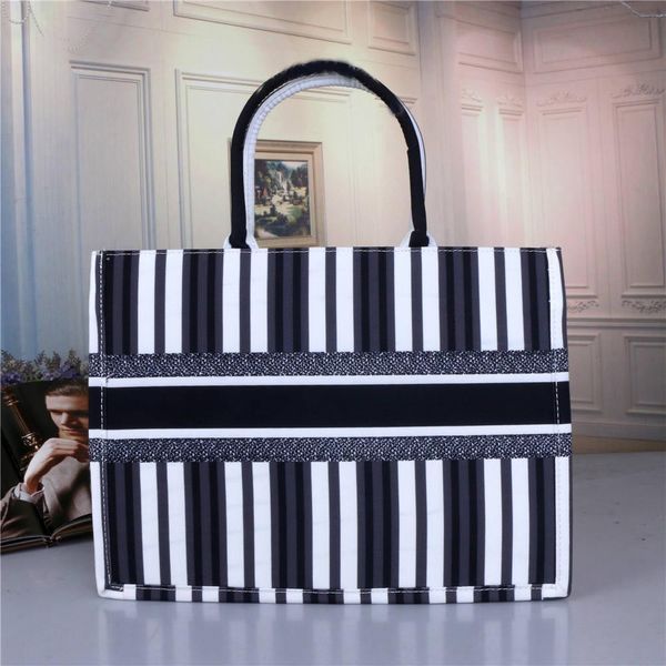 

2020 fashion new handbag designer print embroidery multicolor single shoulder large capacity bucket bag in stock
