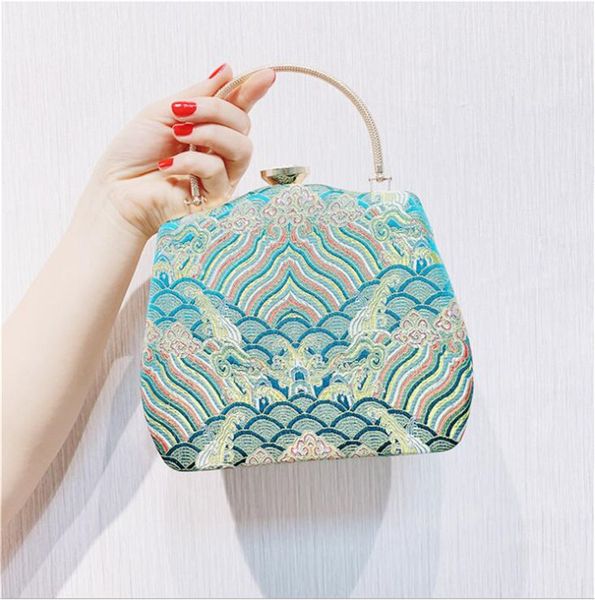 

2019 new women embroidery evening clutch bags wedding banquet purse with chain ladies party dinner clutch wallets mn1581