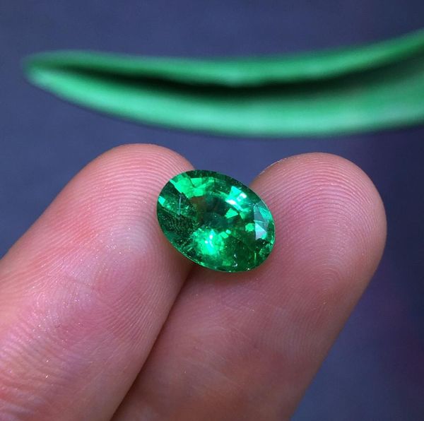 

emerald gemstone natural 2.15ct natural vivid green emerald loose gemstones loose stones for jewelry bracelets making, Black